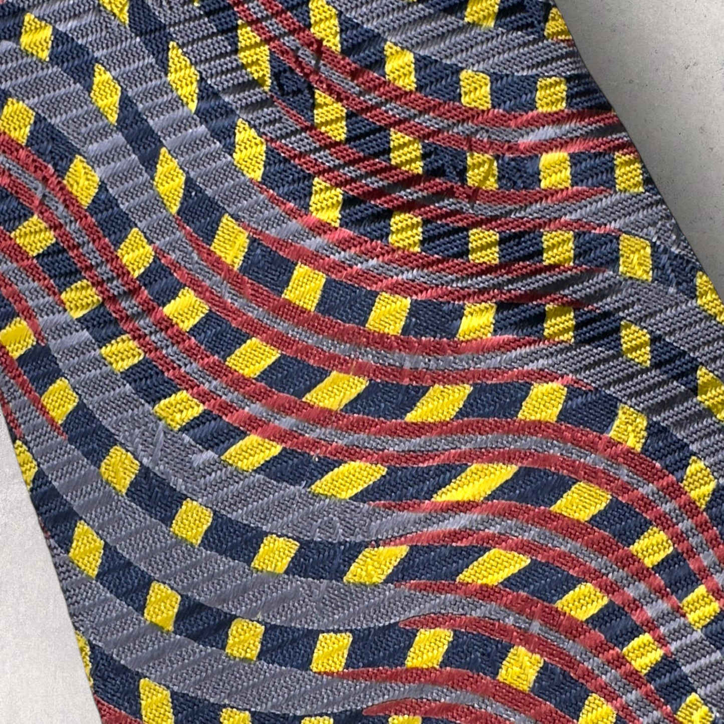 【6833】美品ー良品!カルバンクライン ネクタイ ブルー系 レッド系