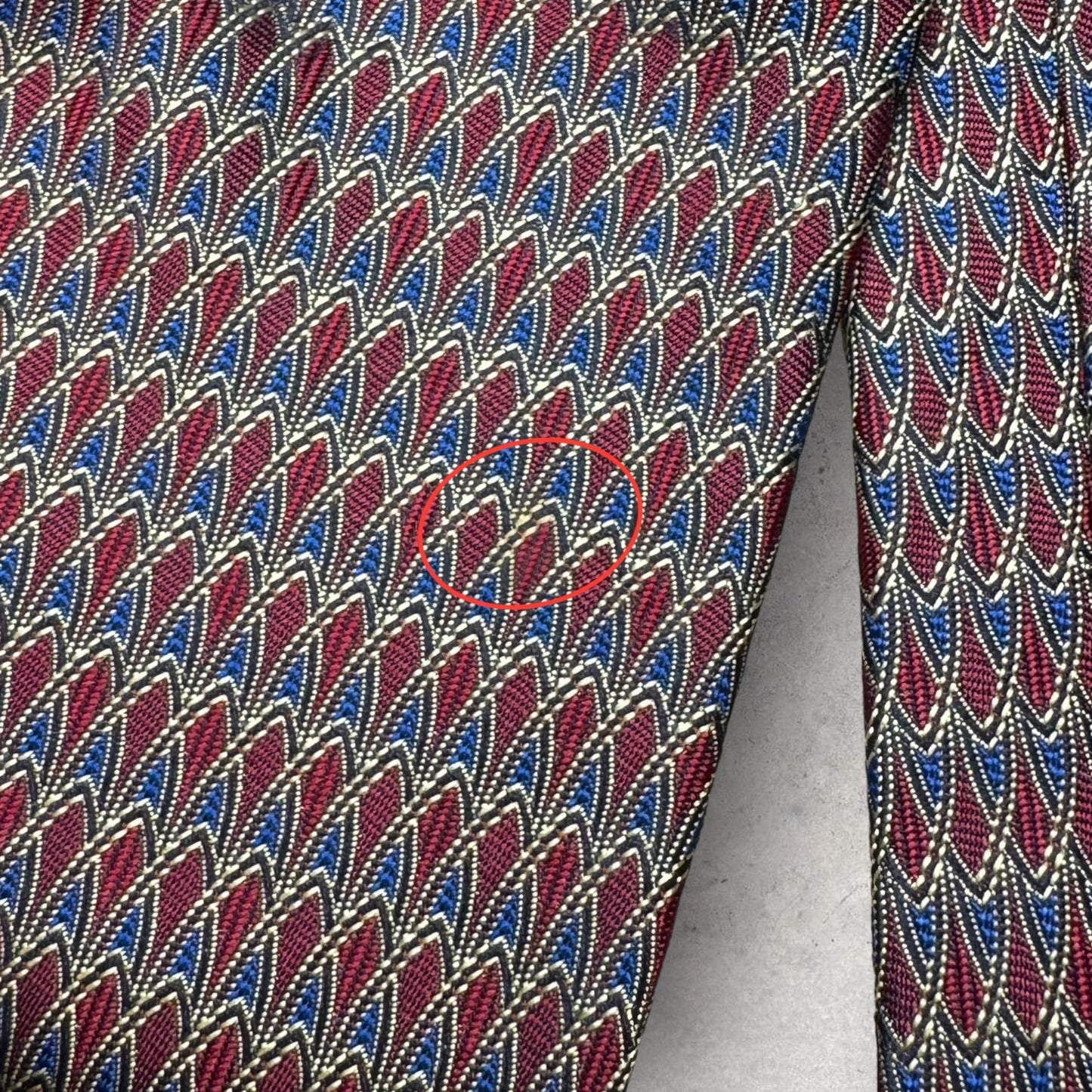 【6363】良品!アクアスキュータム ネクタイ レッド系