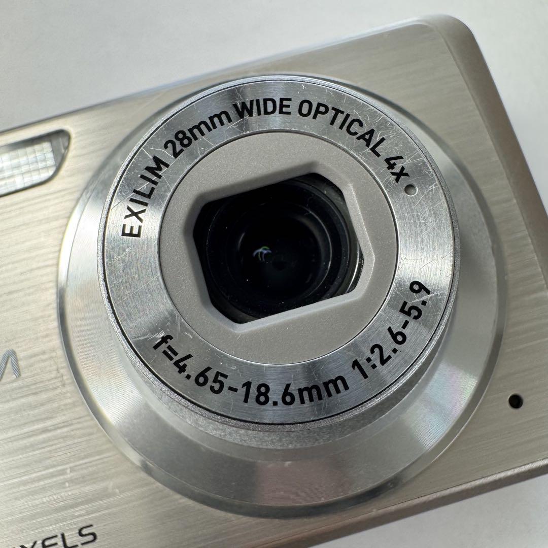 Casiカシオ コンパクトデジタルカメラ EX-Z270