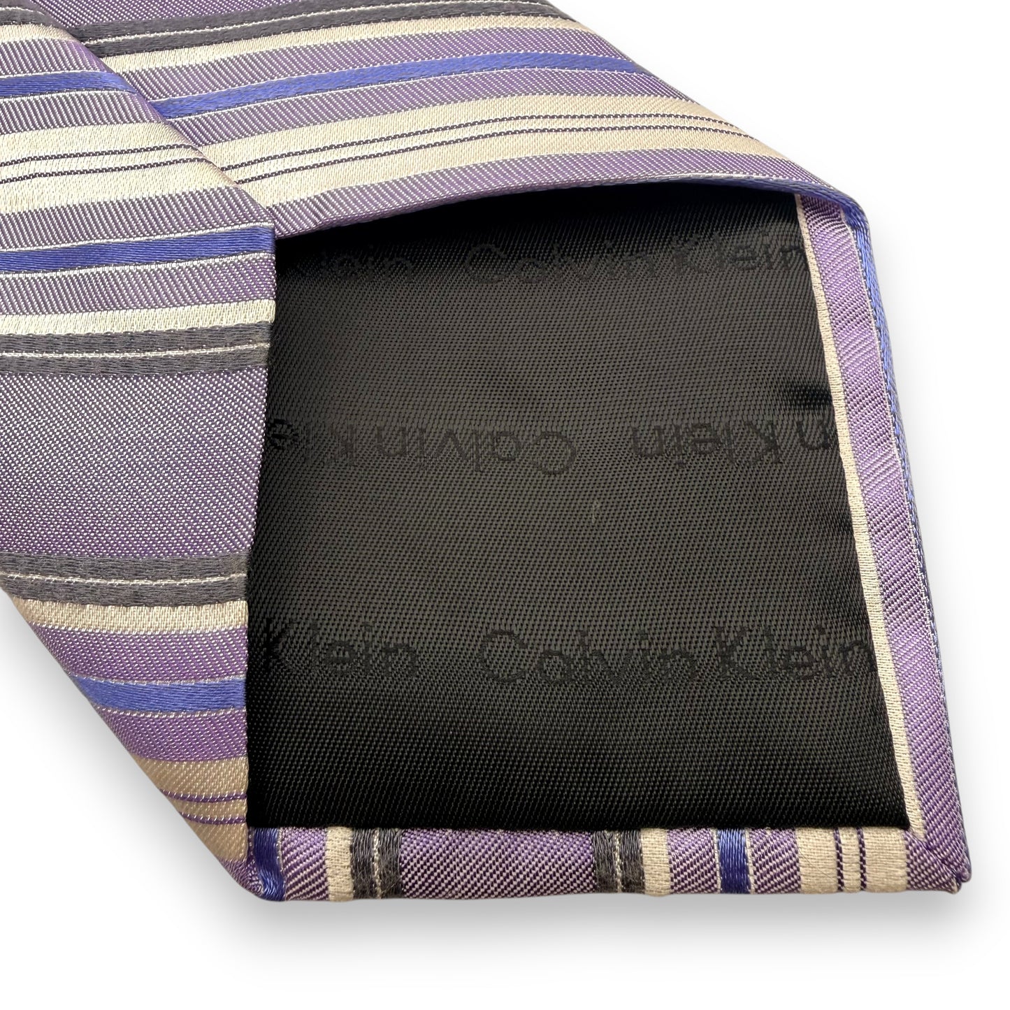 【7708】美品ー良品!カルバンクライン ネクタイ パープル系 ストライプ柄