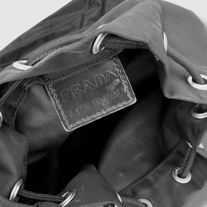 【美品】プラダ　ポーチ　ブラック系　ナイロン　テスート　巾着