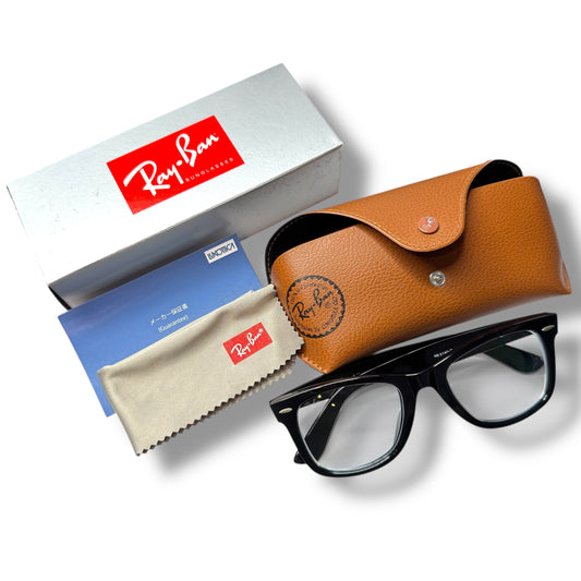 [5] In excellent condition! Ray-Ban Wayfarer glasses in black 