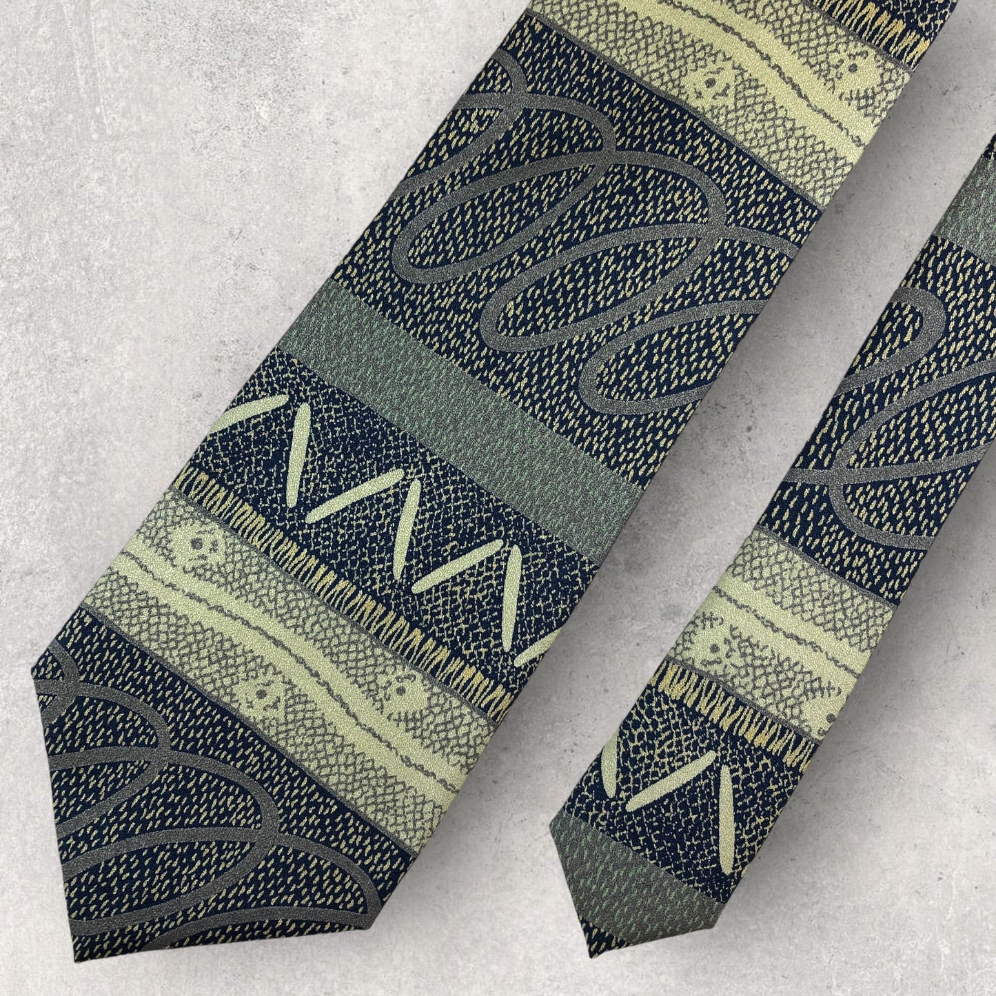 [6154] Unused and stored item! Yoshie Inaba necktie, green 
