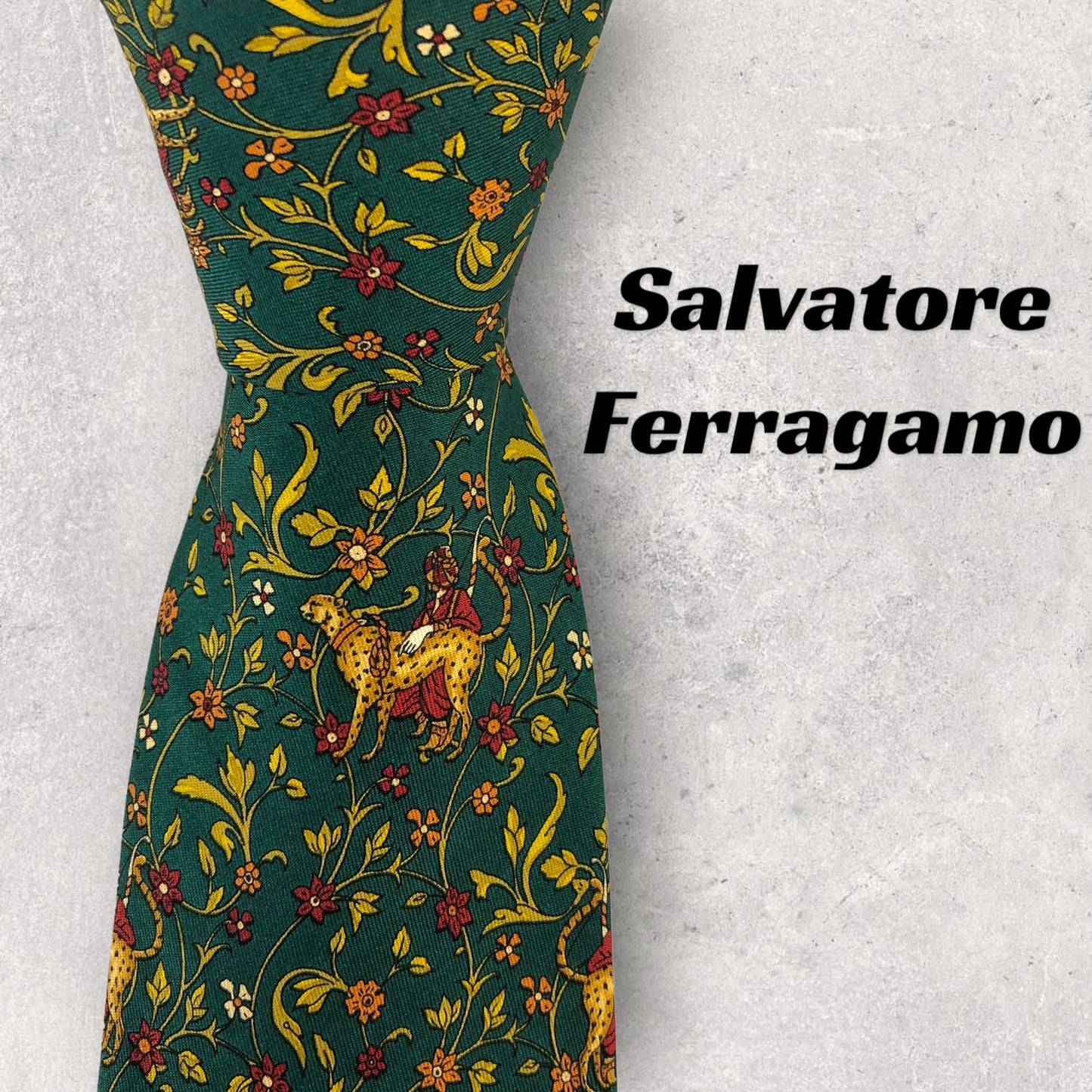 [6253] Good quality! Salvatore Ferragamo necktie in green 