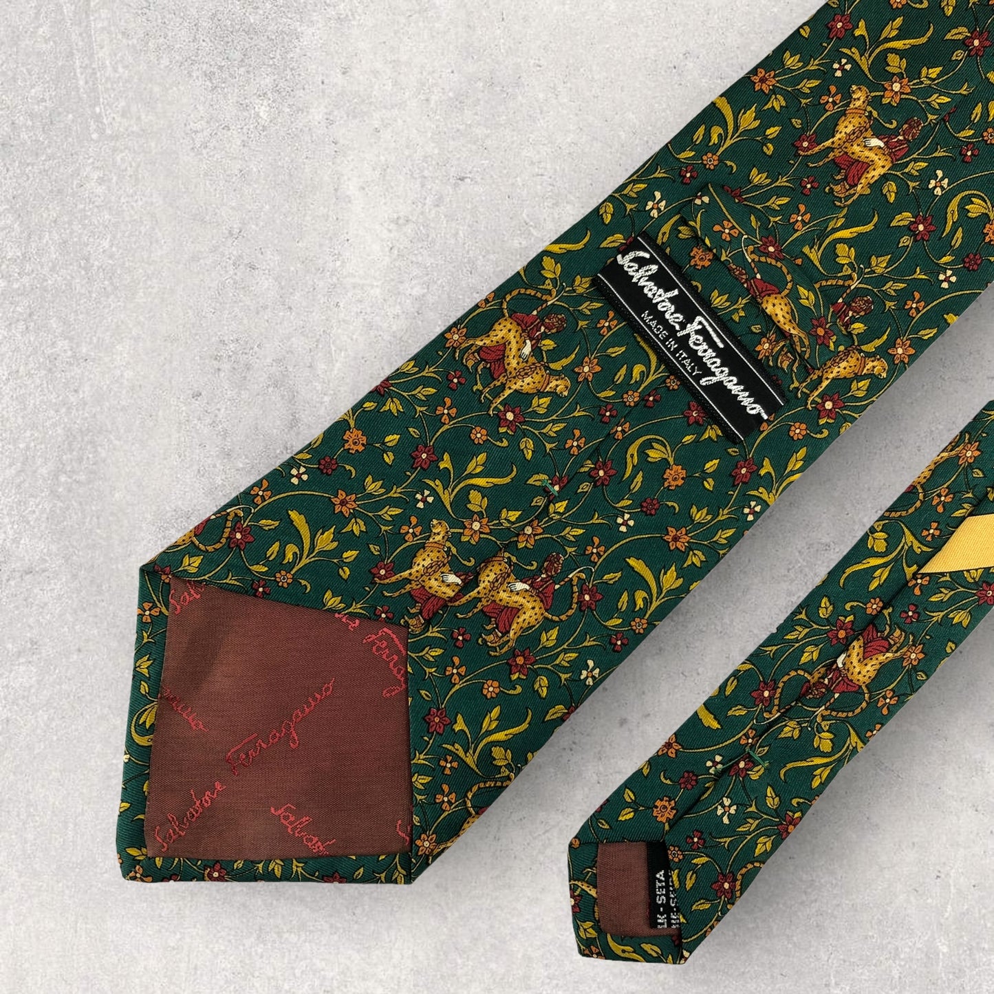 [6253] Good quality! Salvatore Ferragamo necktie in green 