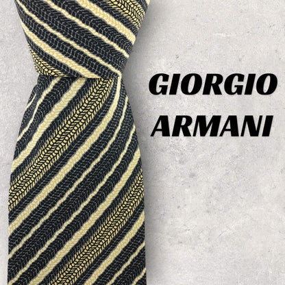[6398] Beautiful item! Giorgio Armani necktie in black 