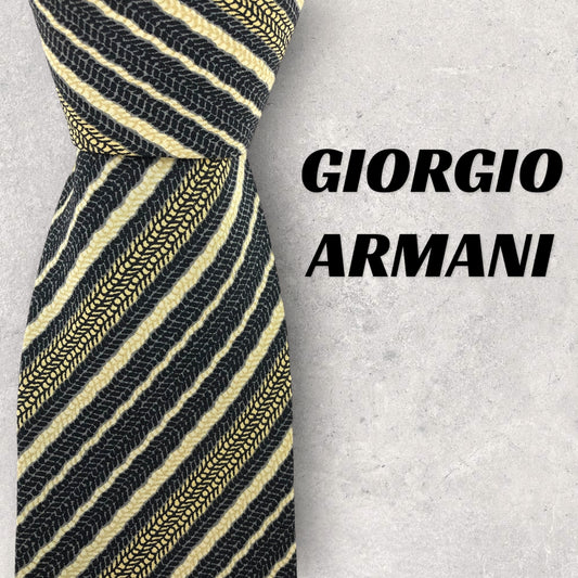 [6398] Beautiful item! Giorgio Armani necktie in black 