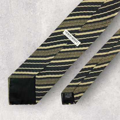 [6398] Beautiful item! Giorgio Armani necktie in black 