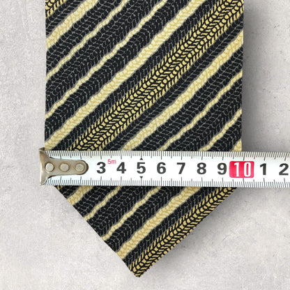 [6398] Beautiful item! Giorgio Armani necktie in black 
