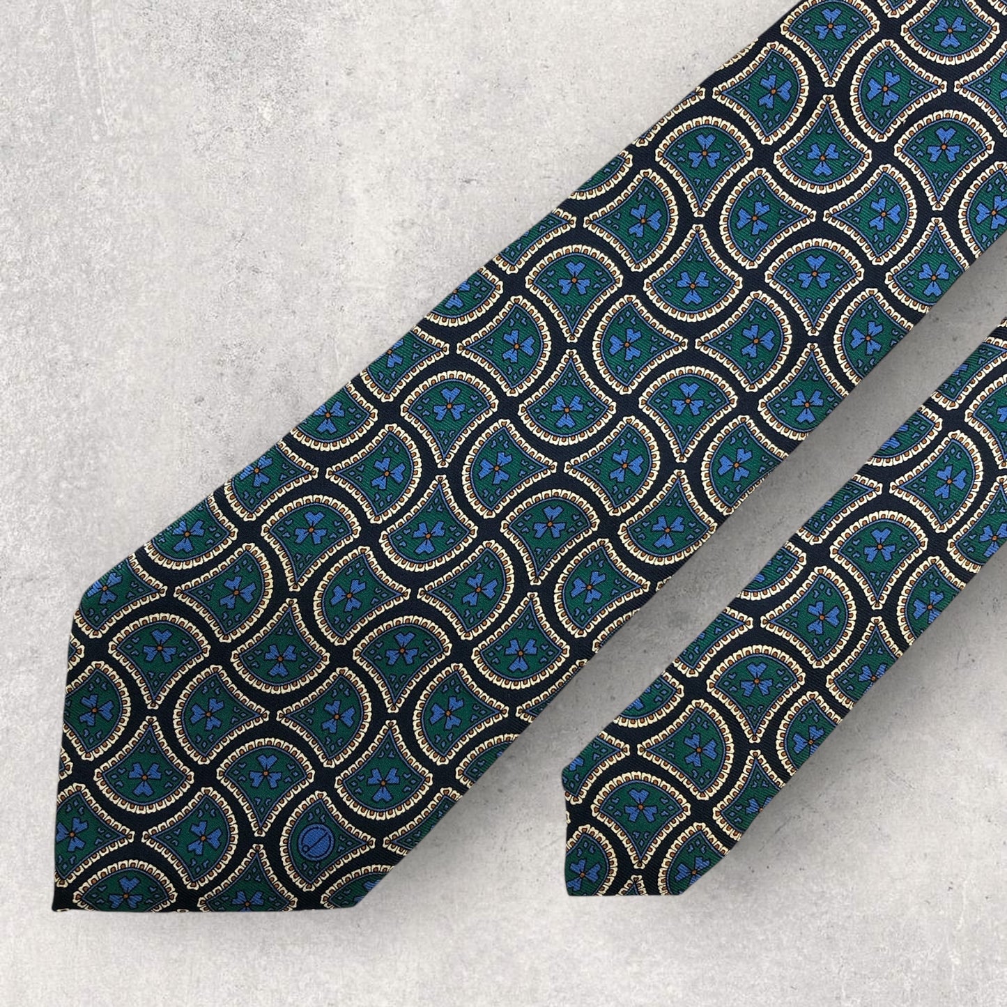 [6568] Beautiful item! Dunhill necktie in green 