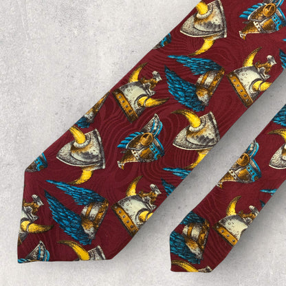 【6715】美品！シャルルジョルダン　ネクタイ　レッド系　バイキングホーンハット柄