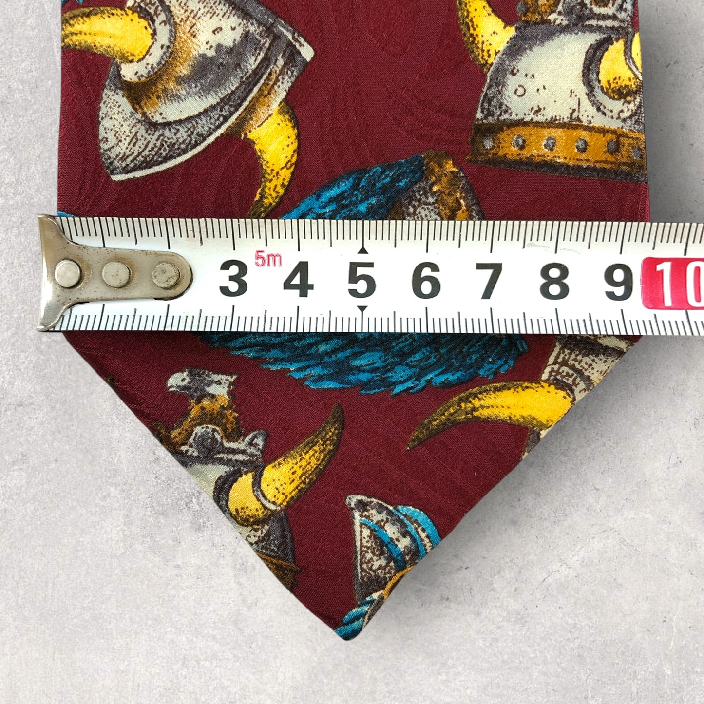 【6715】美品！シャルルジョルダン　ネクタイ　レッド系　バイキングホーンハット柄