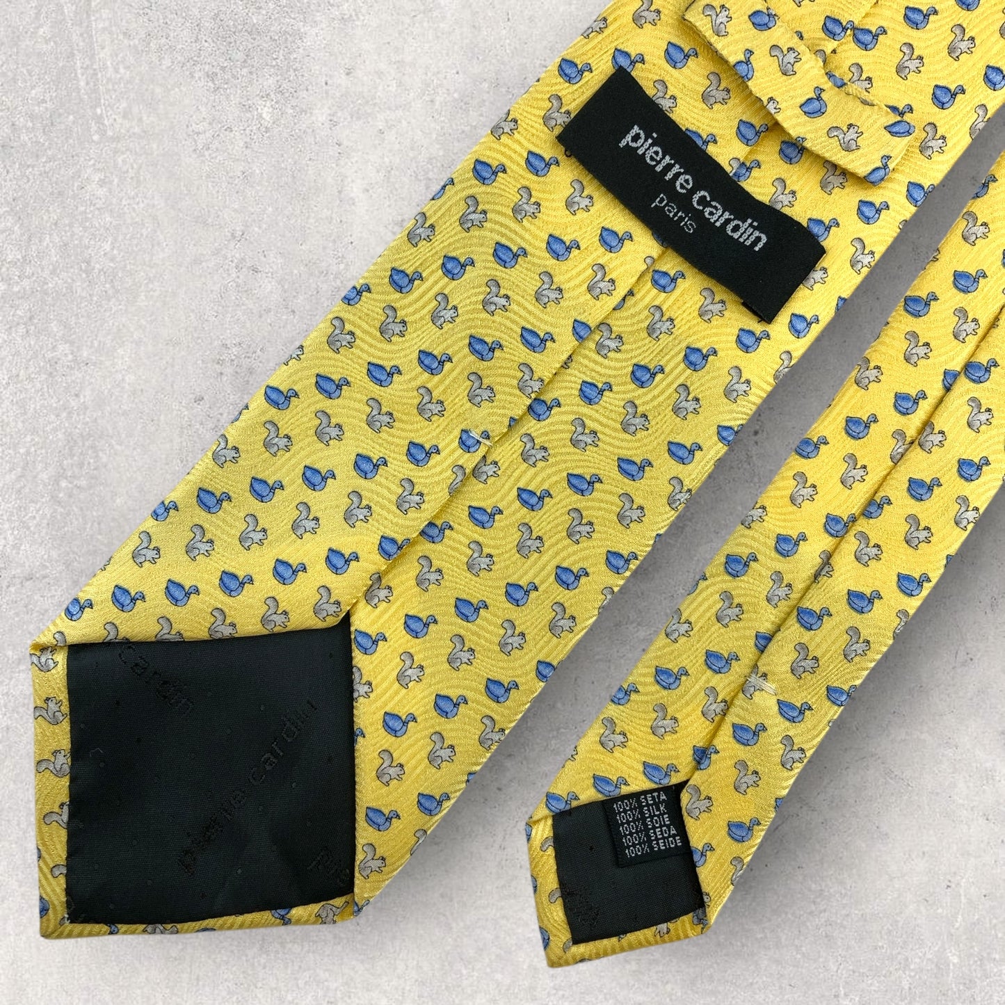 【6772】良品！ピエールカルダン　ネクタイ　イエロー系　鴨×リス柄