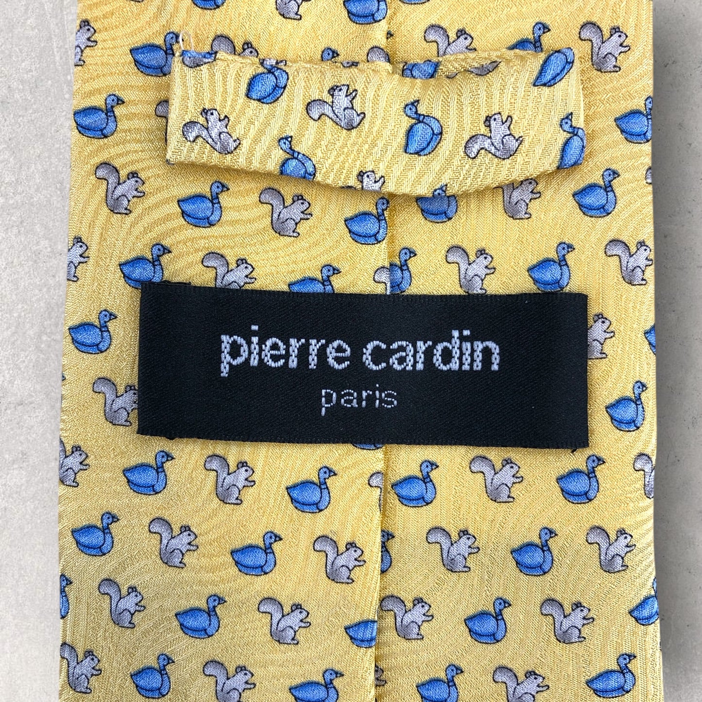 【6772】良品！ピエールカルダン　ネクタイ　イエロー系　鴨×リス柄