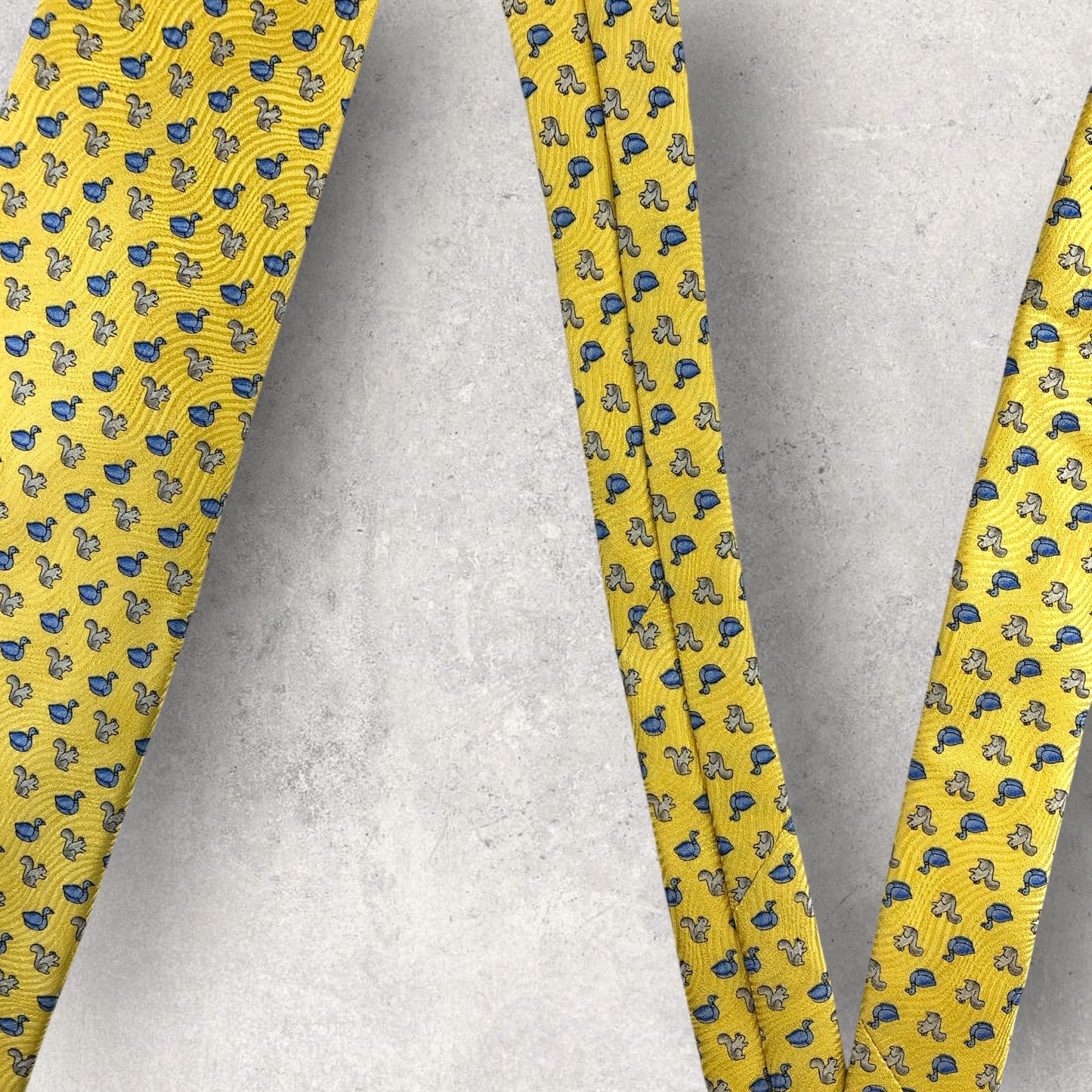 【6772】良品！ピエールカルダン　ネクタイ　イエロー系　鴨×リス柄