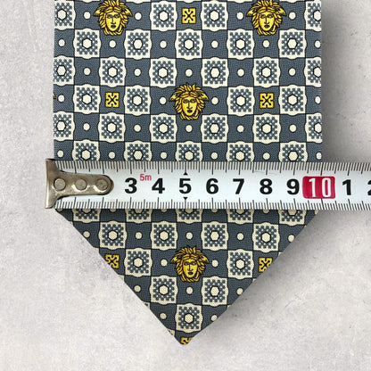 【6821】美品！ジャンニヴェルサーチ　ネクタイ　水色系