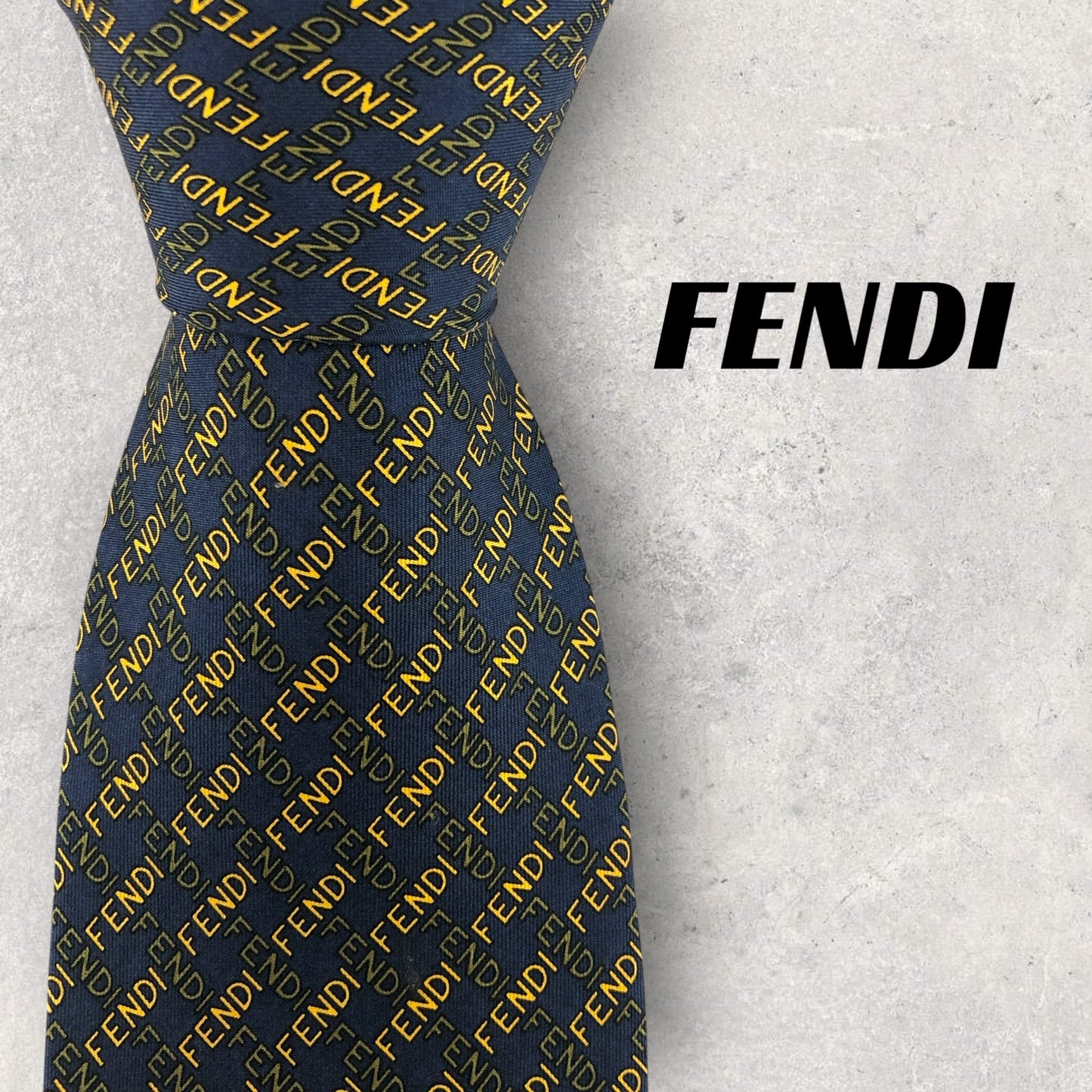 【6927】良品！フェンディ　ネクタイ　ネイビー系　ロゴ柄