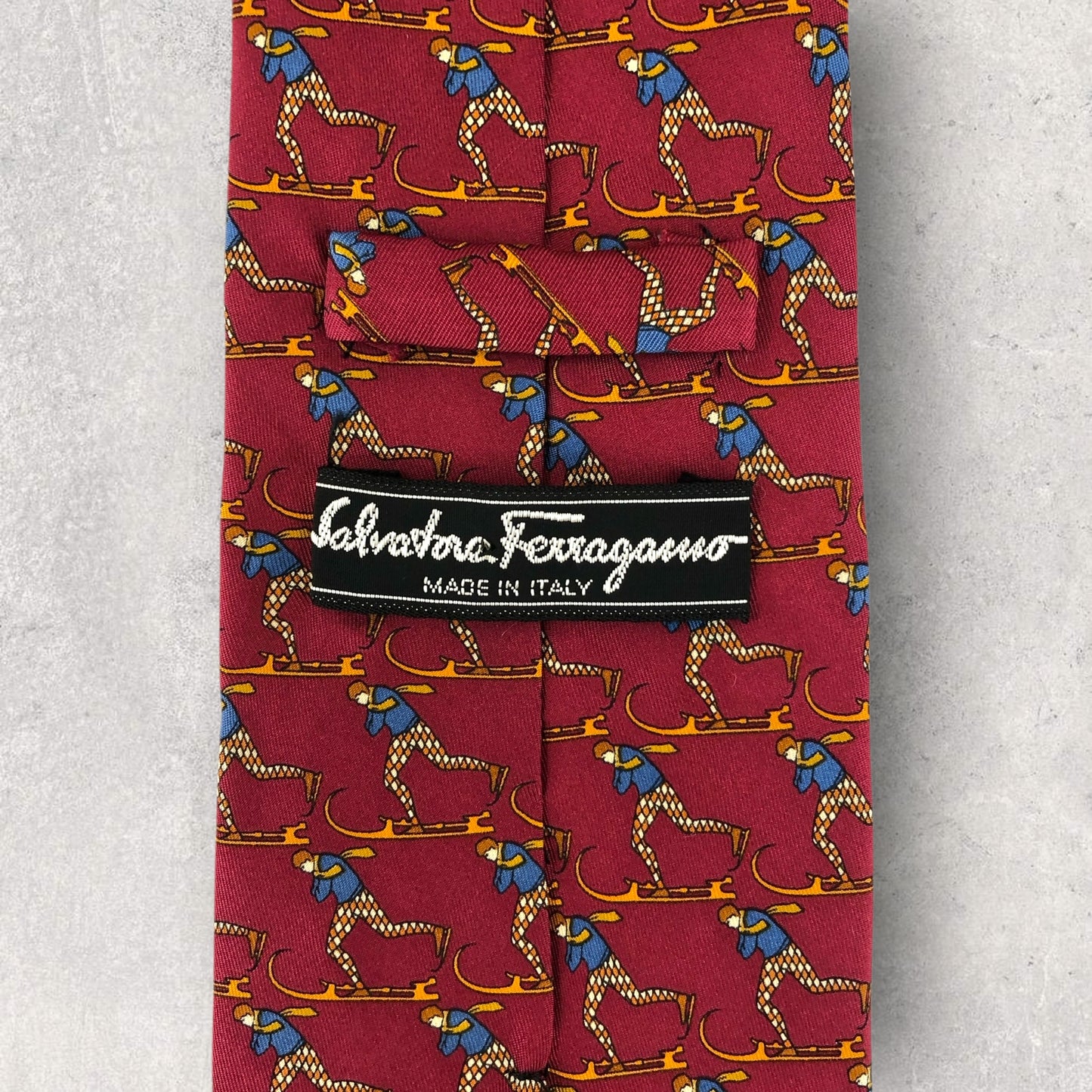 【6960】美品！サルヴァドーレフェラガモ　ネクタイ　レッド系