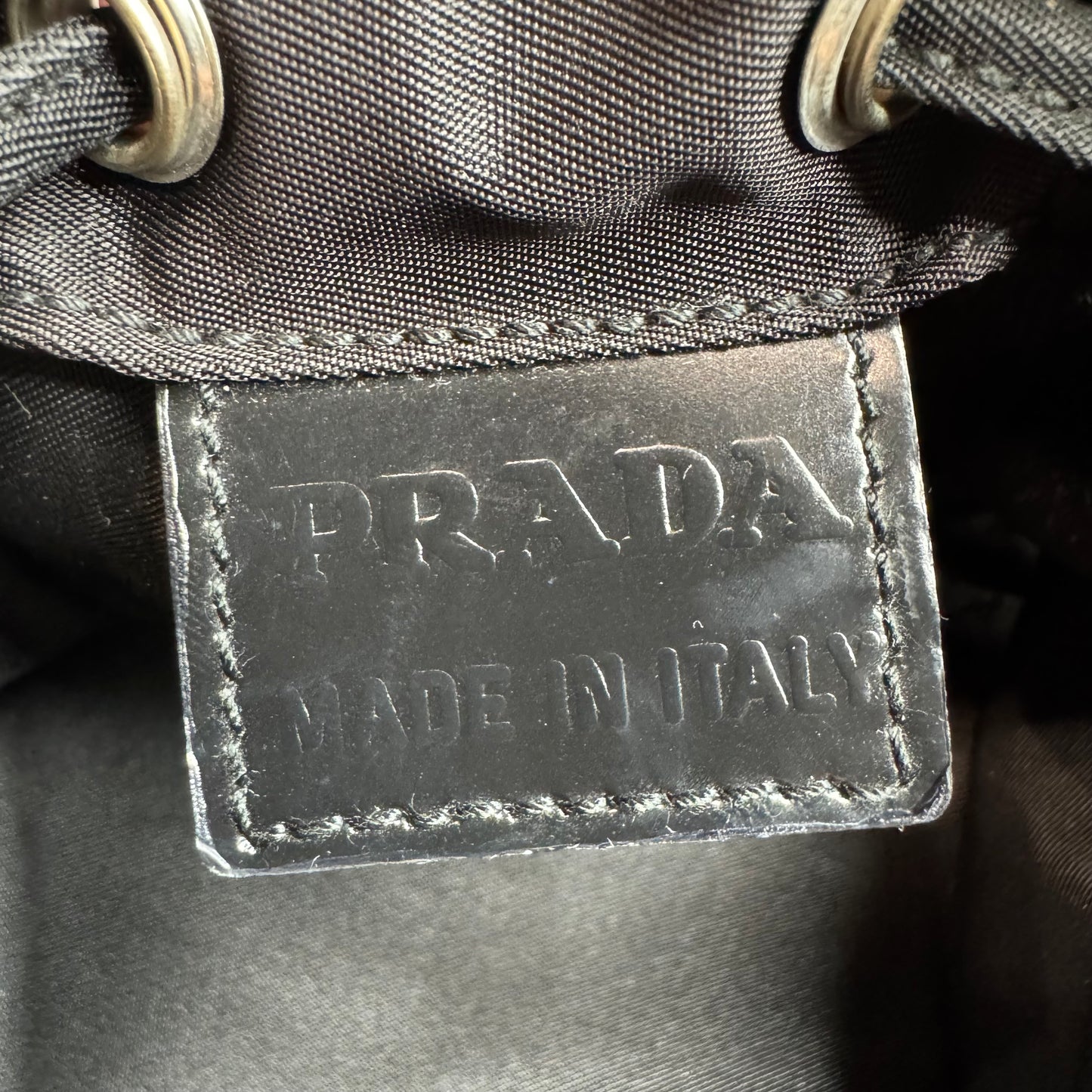 【美品】プラダ　ポーチ　ブラック系　ナイロン　テスート　巾着