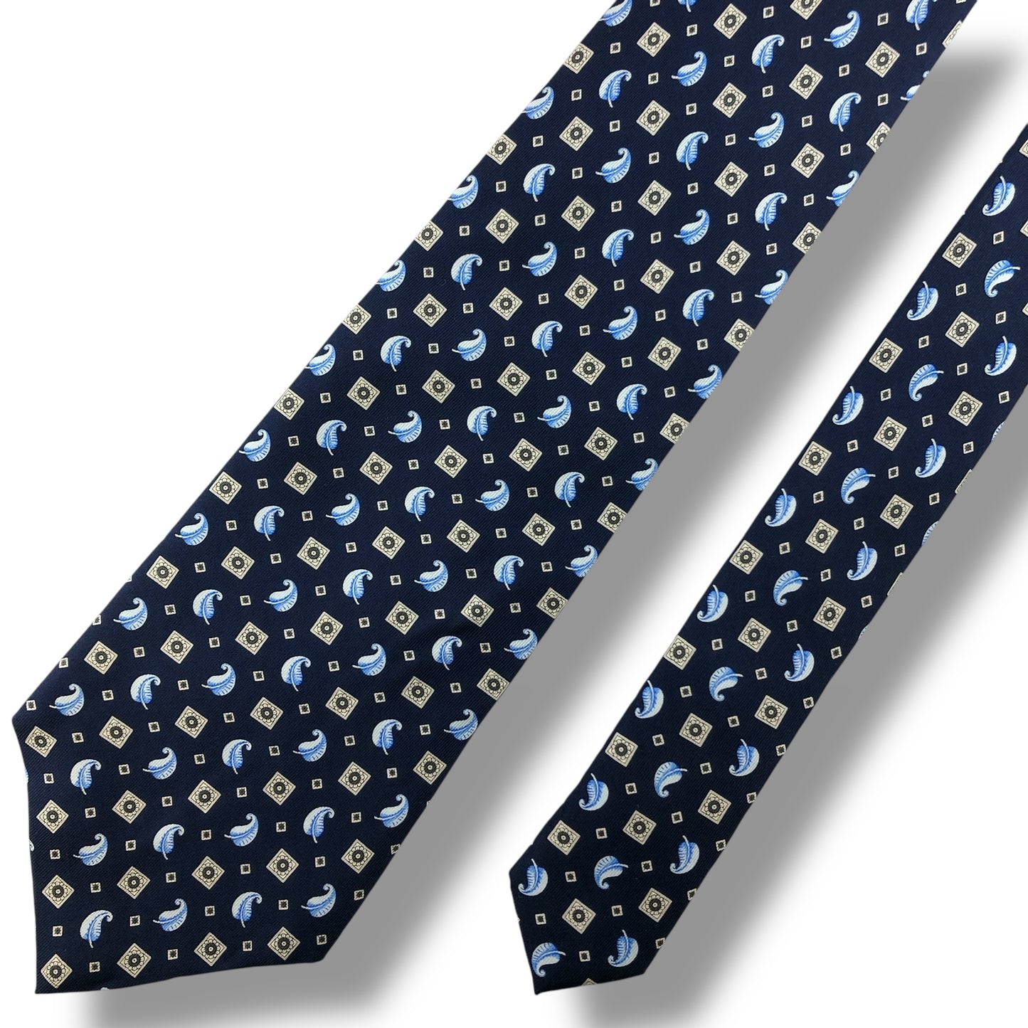 【7042】良品！ニナリッチ　ネクタイ　ブルー系　フェザー柄