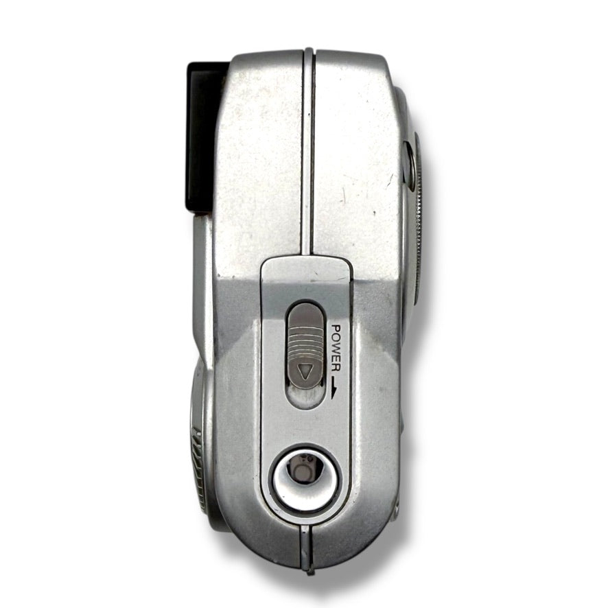 【155】FUJIFILM FinePix 2700 デジカメ シルバー系