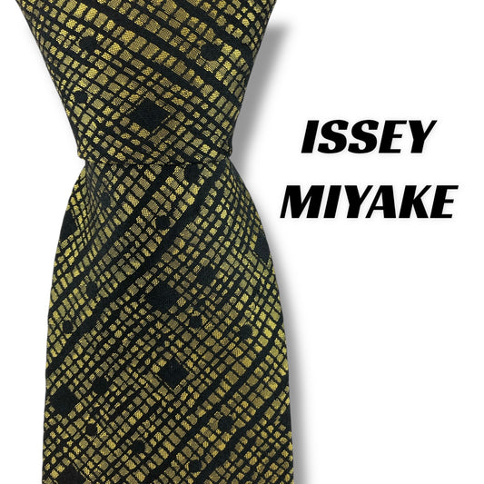 【7359】美品！イッセイミヤケ　ネクタイ　ゴールド系