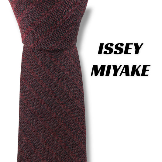 【7400】美品ー良品！イッセイミヤケ　ネクタイ　ボルドー系