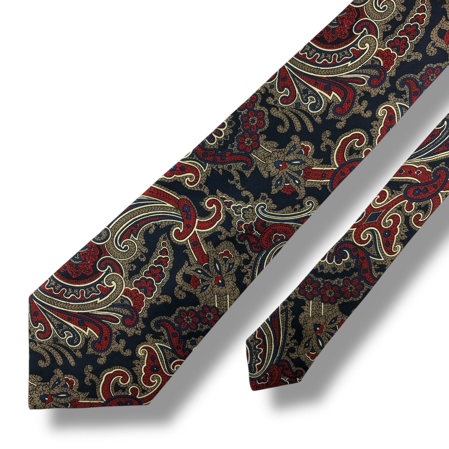 【7482】美品！アクアスキュータム　ネクタイ　ネイビー系　レッド系