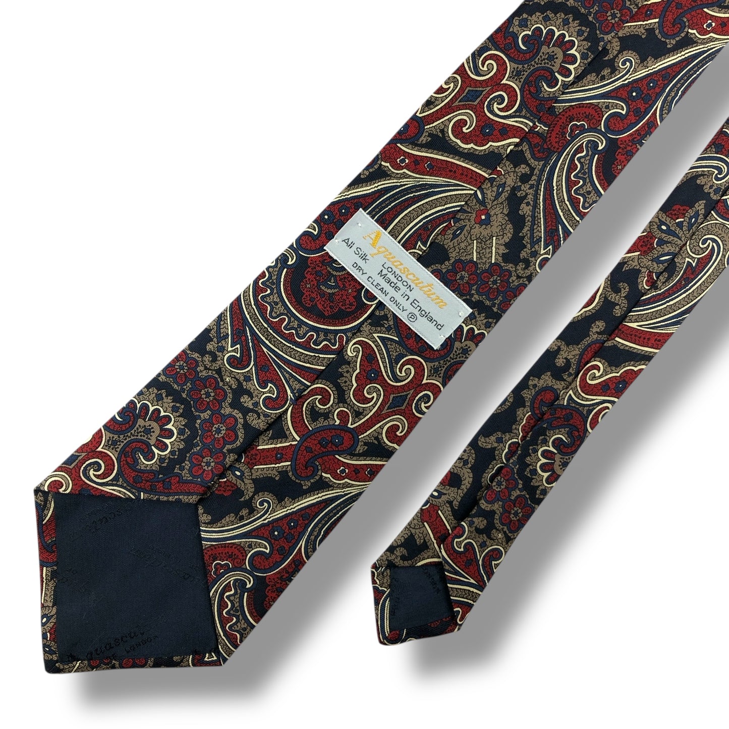 【7482】美品！アクアスキュータム　ネクタイ　ネイビー系　レッド系