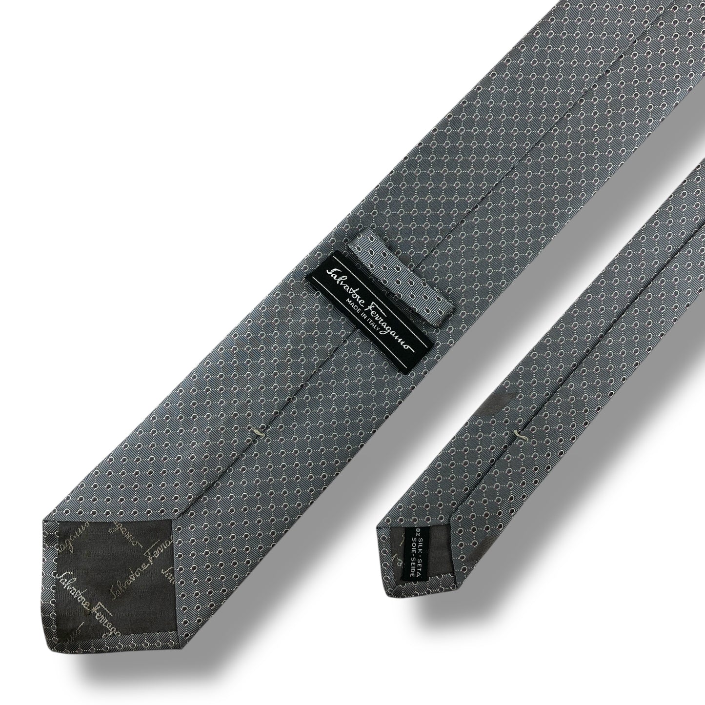 【7485】良品！サルヴァトーレフェラガモ　ネクタイ　グレー系　ガンチーニ柄