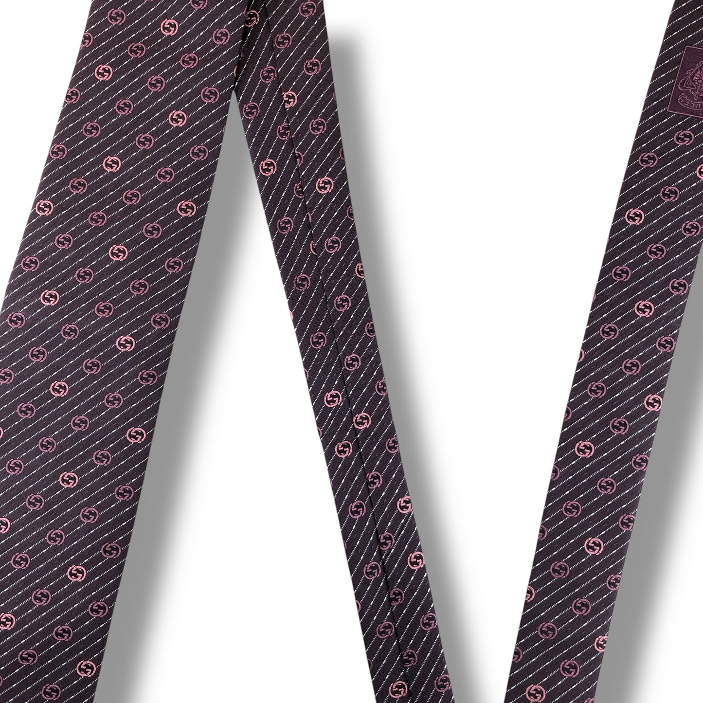 【7522】未使用に近い！グッチ　ネクタイ　赤紫系　インターロッキング