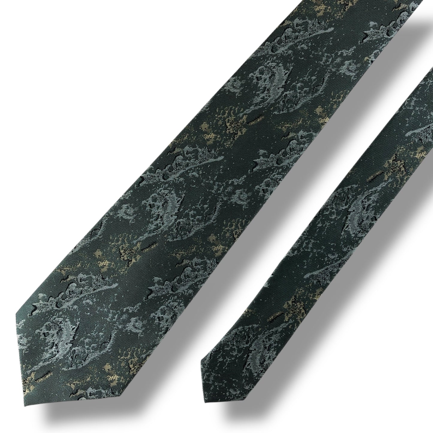 【7537】美品！イッセイミヤケ　ネクタイ　グリーン系