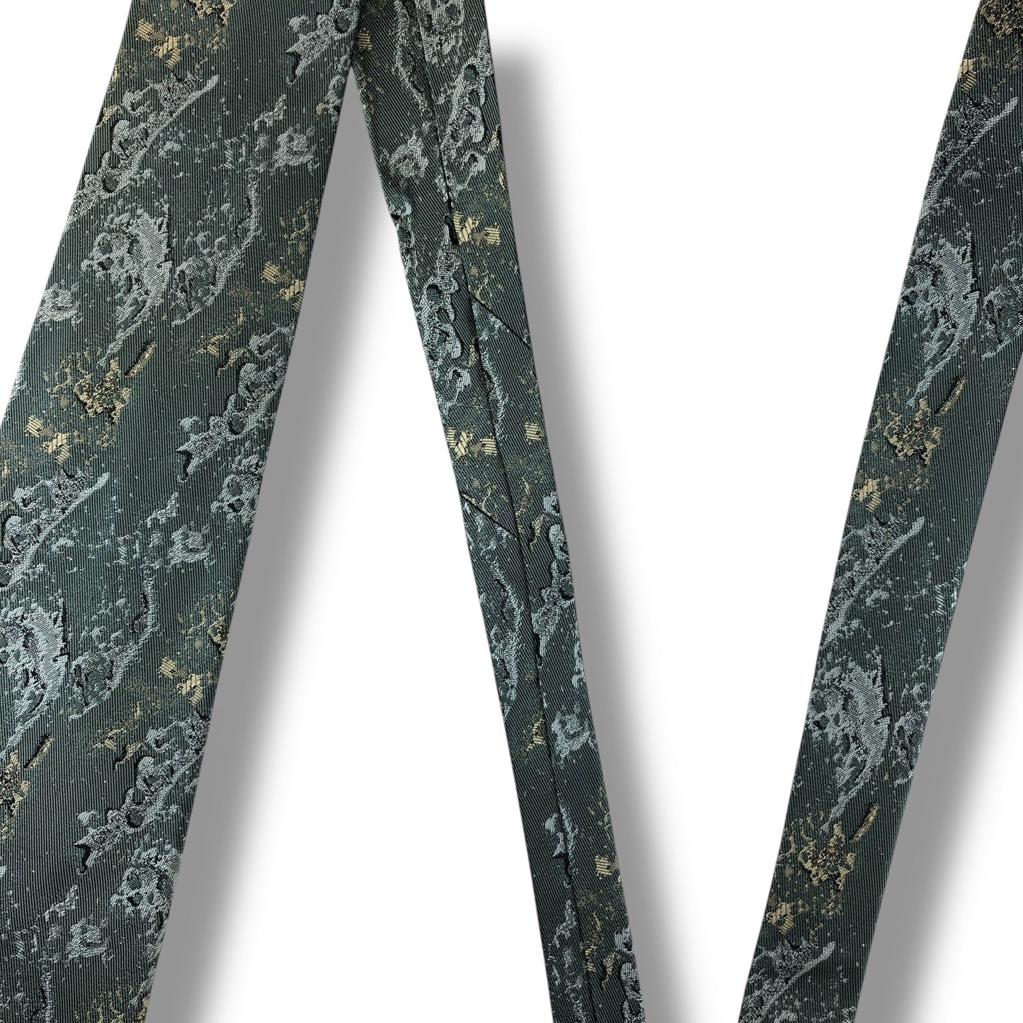 【7537】美品！イッセイミヤケ　ネクタイ　グリーン系