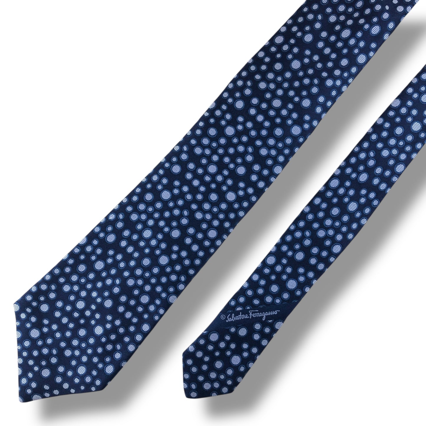 【7596】美品！サルヴァトーレフェラガモ　ネクタイ　ネイビー系　ドット柄