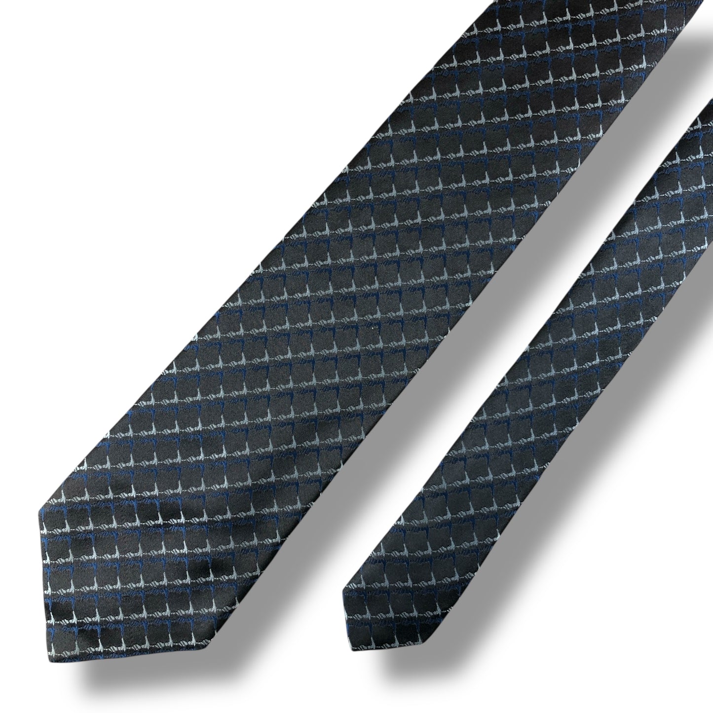 【7604】良品！トラサルディ　ネクタイ　グレー系　アイコン柄