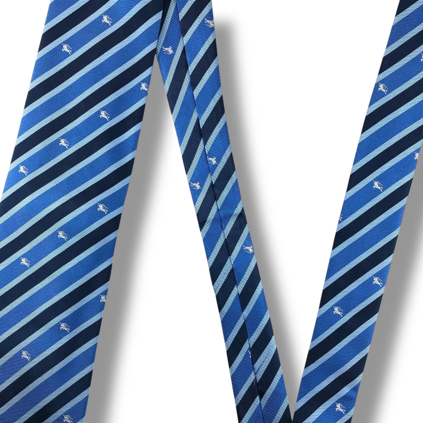 【7610】良品！バーバリー　ネクタイ　ブルー系　ストライプ柄