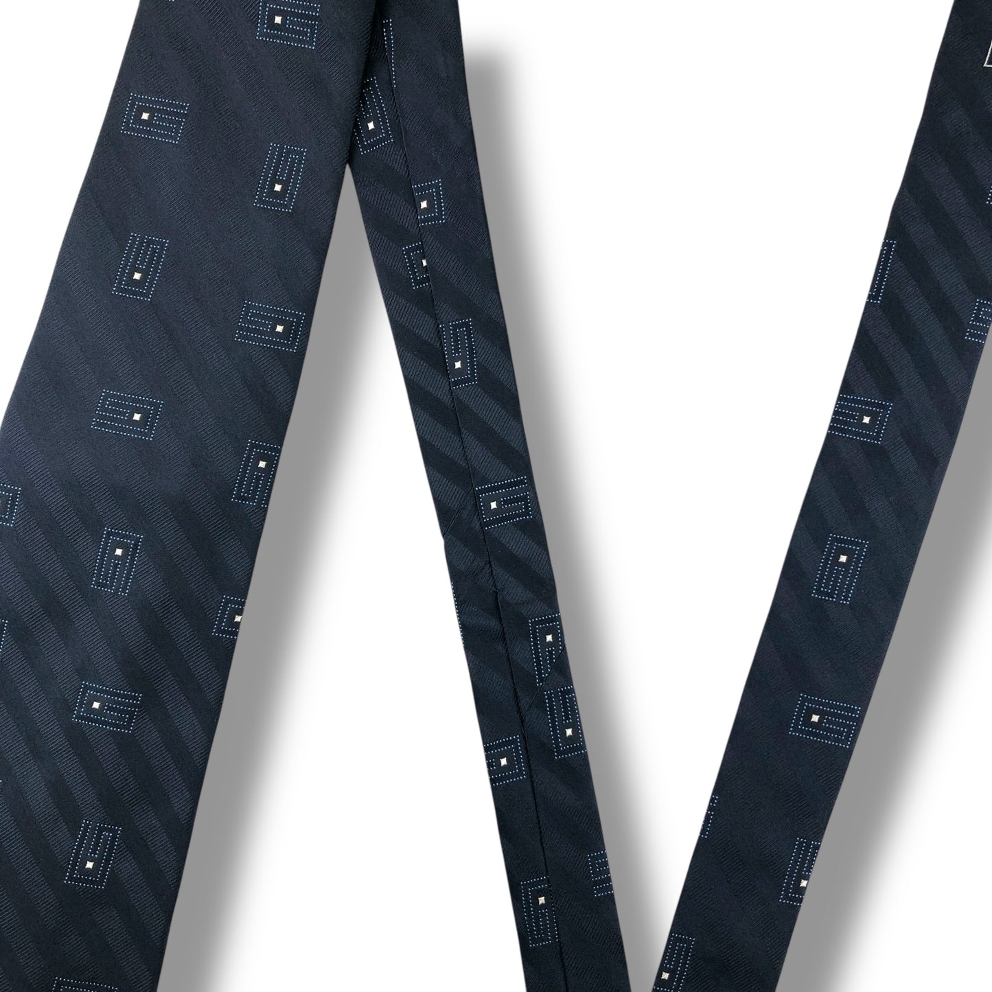 【7621】美品ー良品！グッチ　ネクタイ　ネイビー系　G柄