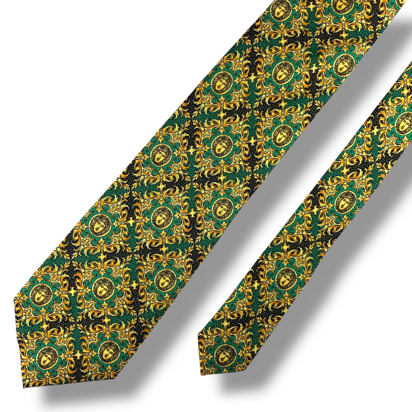 【7622】美品！ジャンニヴェルサーチ　ネクタイ　グリーン系