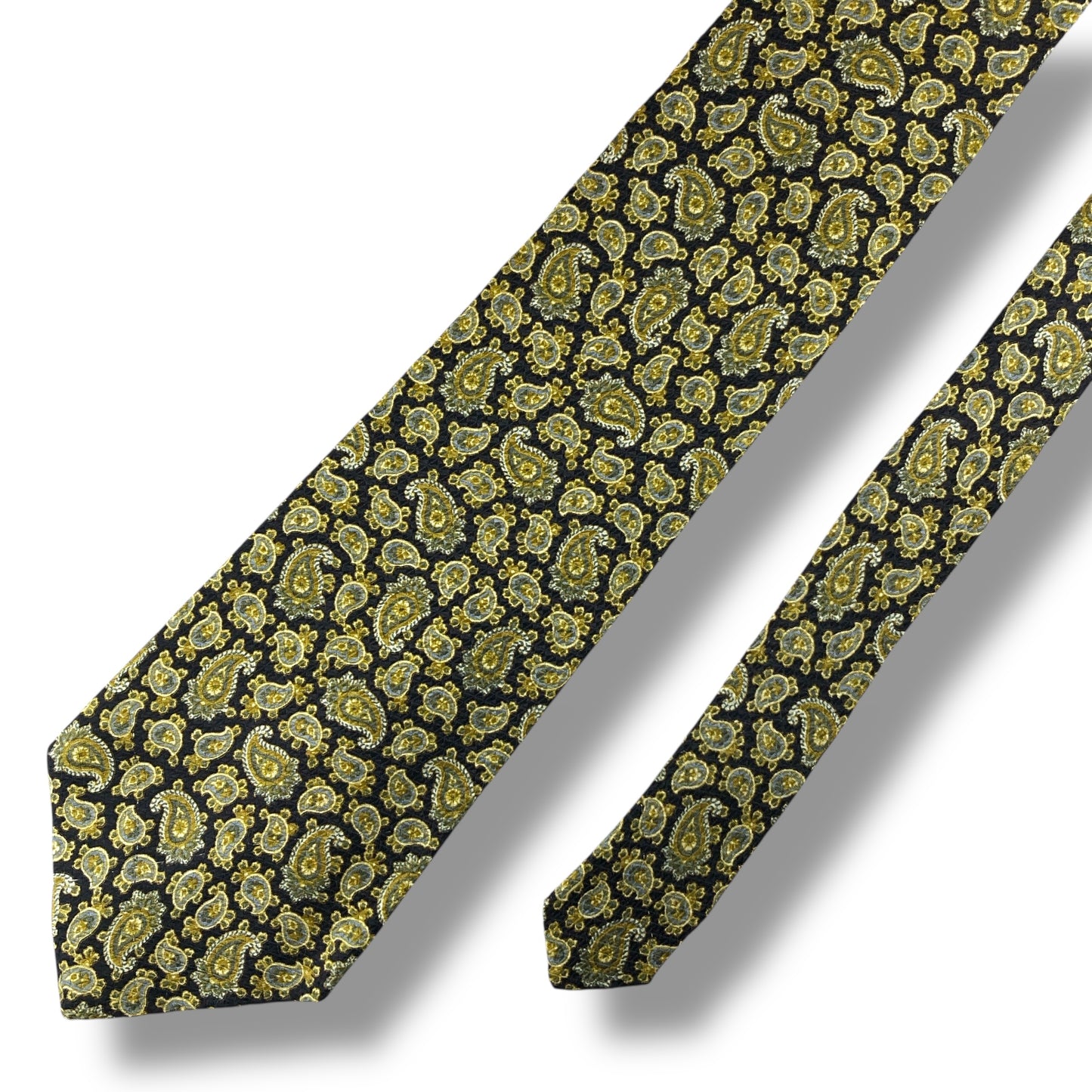 【7626】良品！バーバリー　ネクタイ　ブラック系　ゴールド系