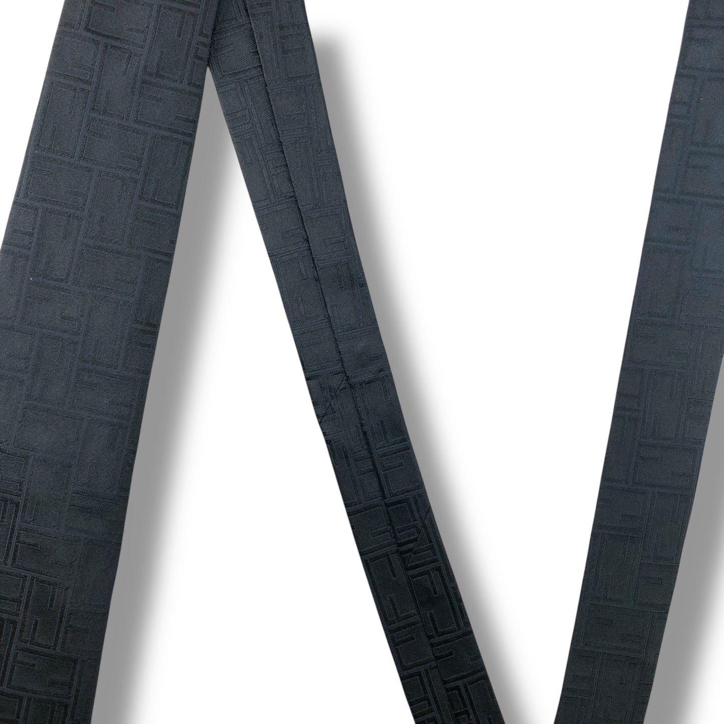 【7663】美品！フェンディ　ネクタイ　ブラック系　FF ズッカ柄