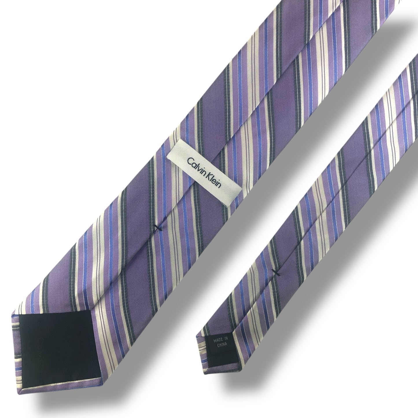 【7708】美品ー良品！カルバンクライン　ネクタイ　パープル系　ストライプ柄