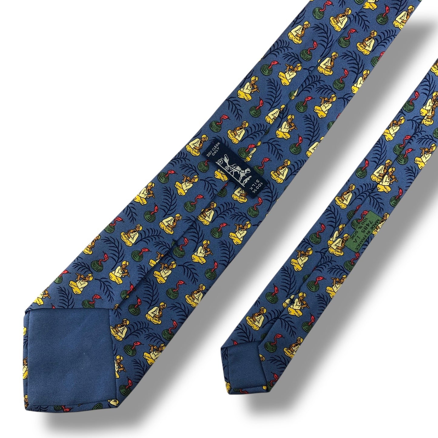 【7712】美品ー良品！エルメス　ネクタイ　水色系　ヘビ使い柄