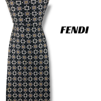 【7856】良品！フェンディ　ネクタイ　ブラック系
