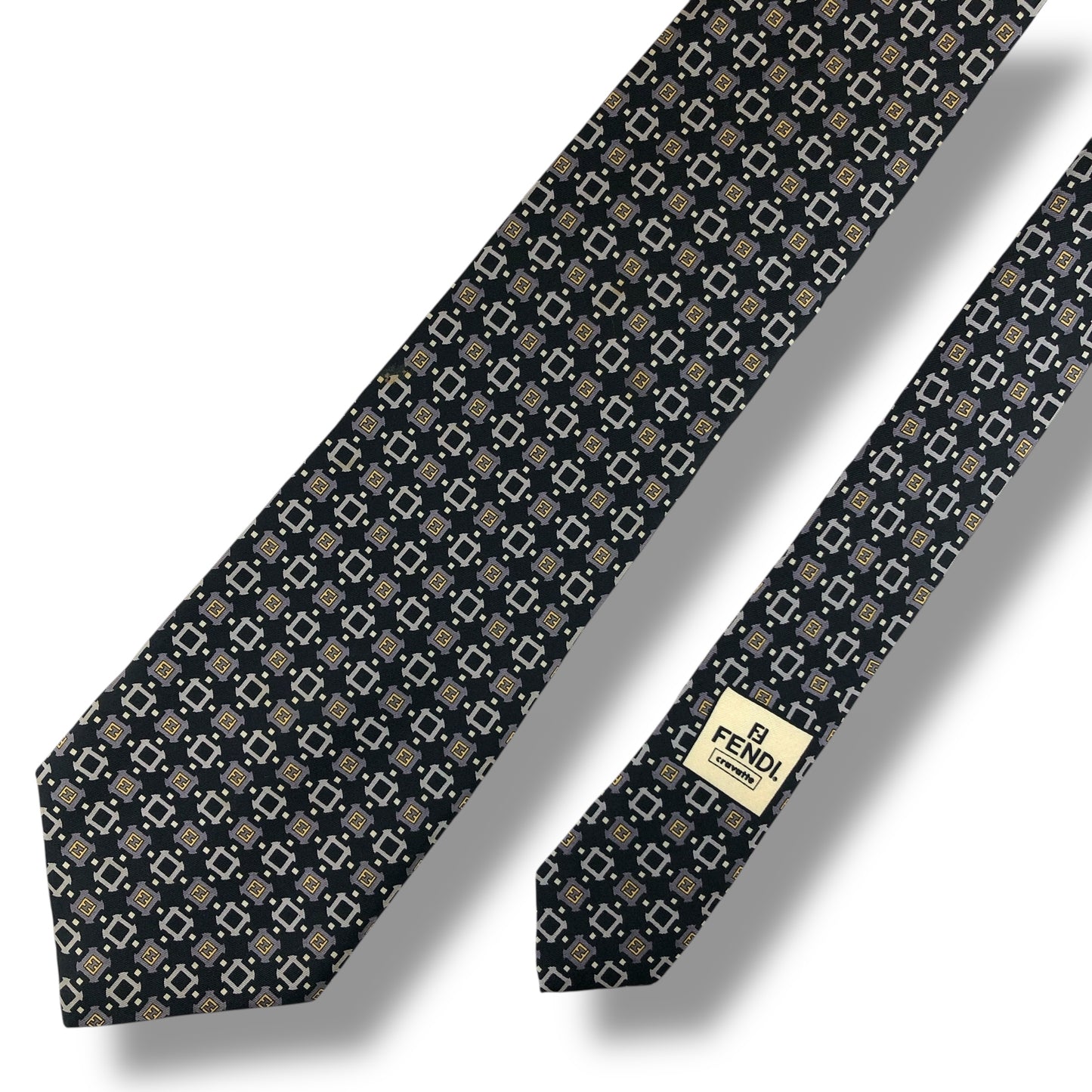 【7856】良品！フェンディ　ネクタイ　ブラック系