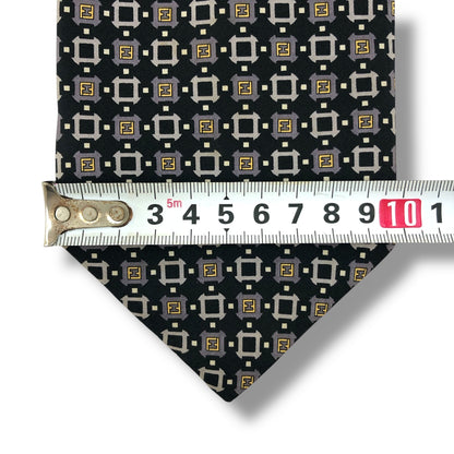 【7856】良品！フェンディ　ネクタイ　ブラック系