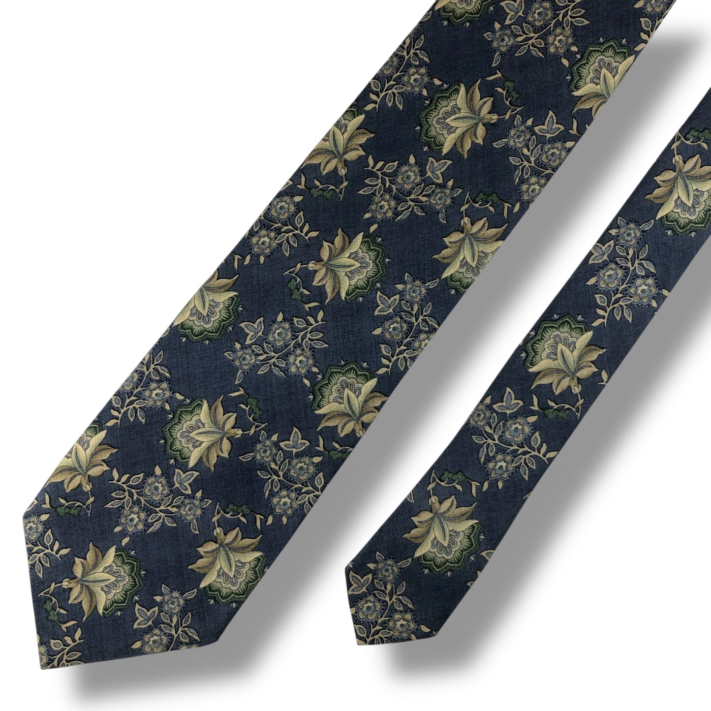 【7902】良品！サンローラン　ネクタイ　ライトブルー系　花柄