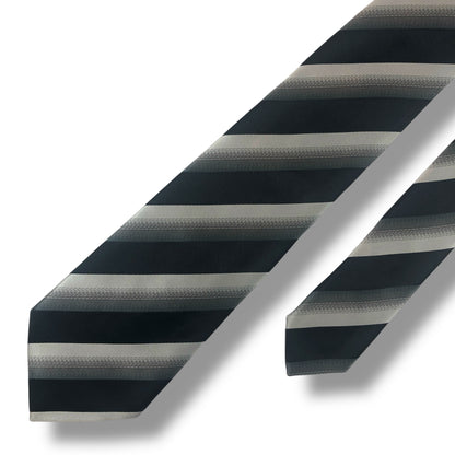 【7909】美品ー良品！アルマーニ　ネクタイ　ブラック系