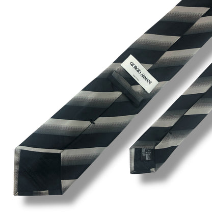 【7909】美品ー良品！アルマーニ　ネクタイ　ブラック系