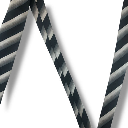 【7909】美品ー良品！アルマーニ　ネクタイ　ブラック系