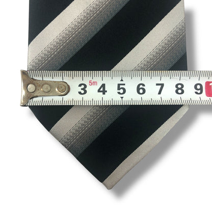 【7909】美品ー良品！アルマーニ　ネクタイ　ブラック系